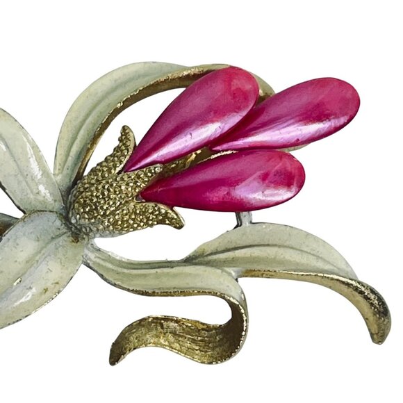 Vintage Mamselle Gold Tone White Enamel & Pink Bead Orchid Brooch (5743) - Picture 2 of 7
